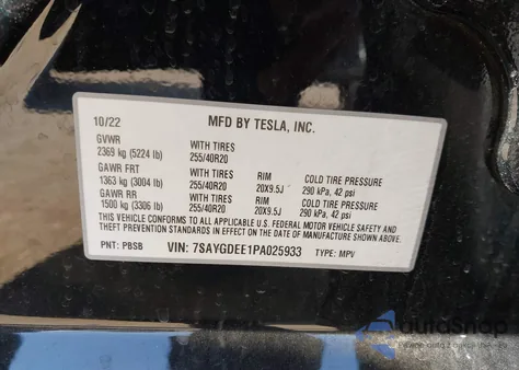 2023 Tesla Model Y Awd/Long Range Dual Motor All-Wheel Drive z USA, uszkodzony, nr VIN 7SAYGDEE1PA025933
